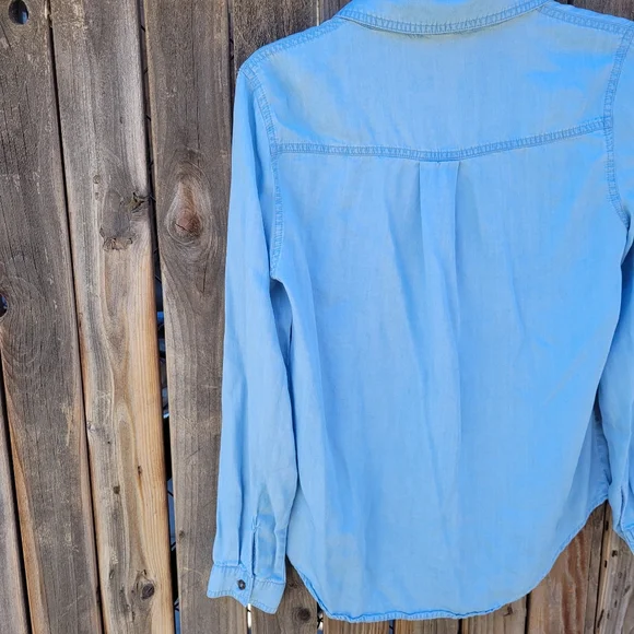 Love Tree Sky Blue Denim Shirt Womens Size M - Picture 15 of 16